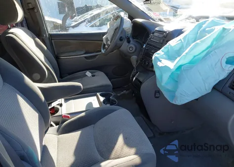 2007 Toyota Sienna Le z USA, uszkodzony, nr VIN 5TDBK23C17S002576